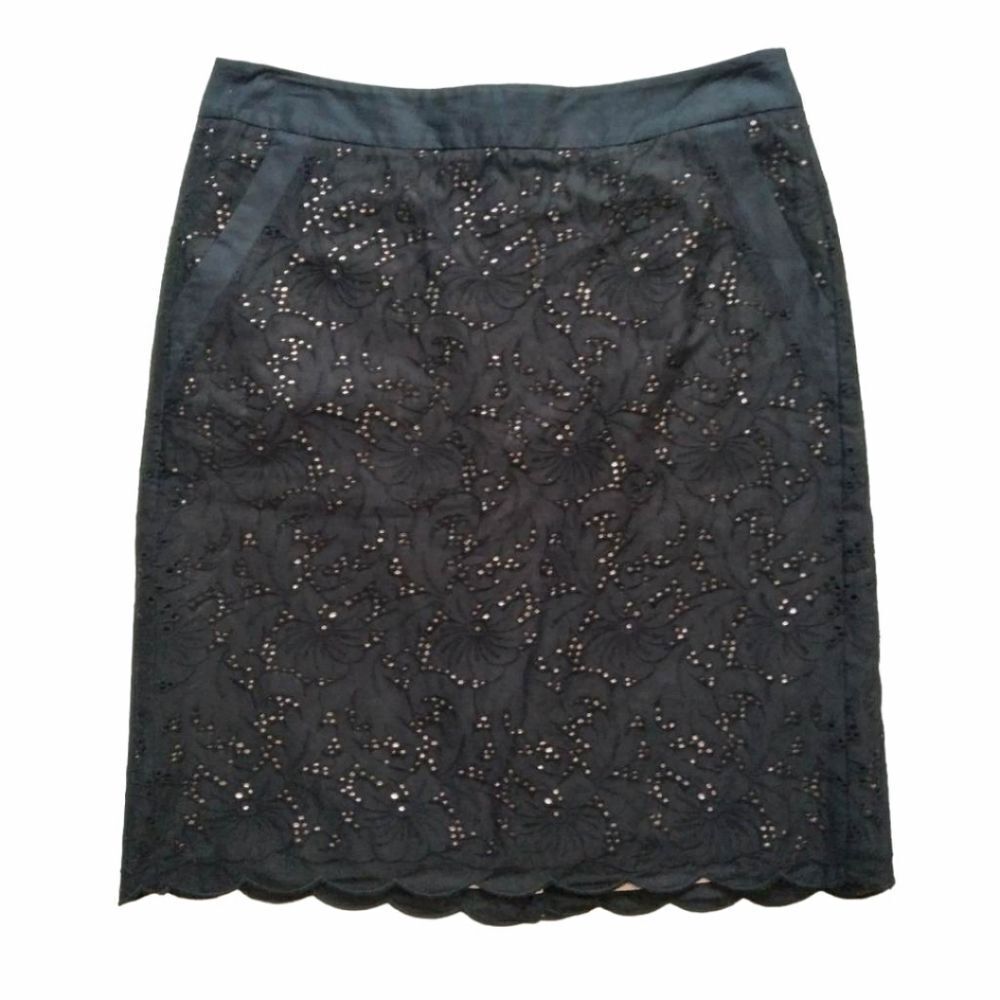 LOFT Ann Taylor Black Floral Cutout Patten Scallop Hem Above Knee Pencil Skirt